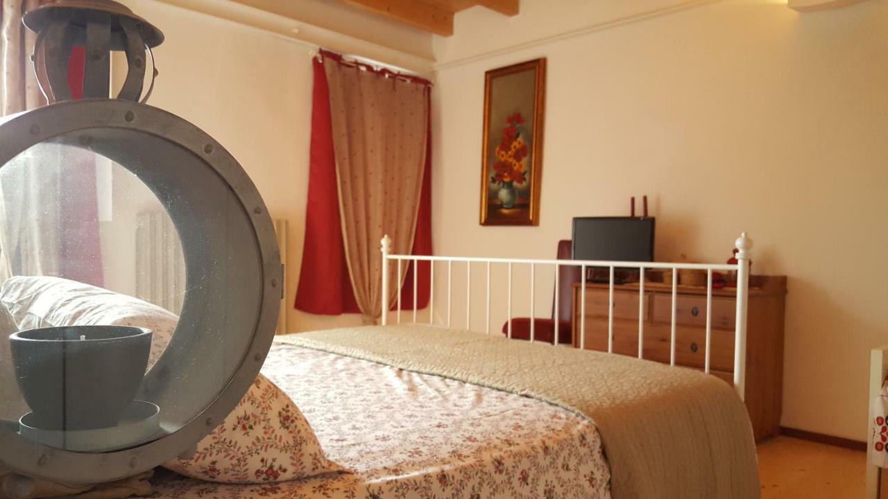 Apartmán Casa Di Arianna Ferrara Exteriér fotografie